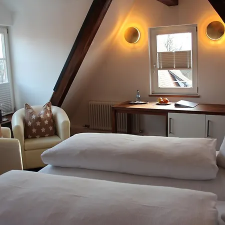 Schmales Haus Отель Ульм