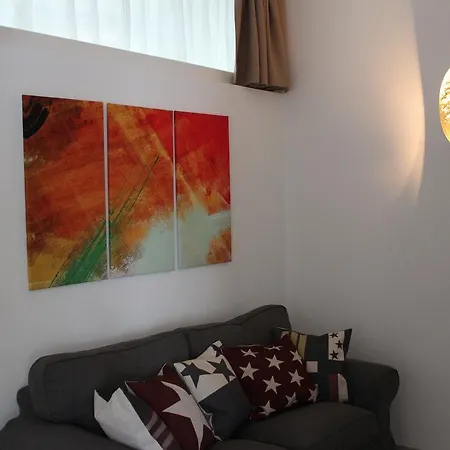 Отель Schmales Haus 2*