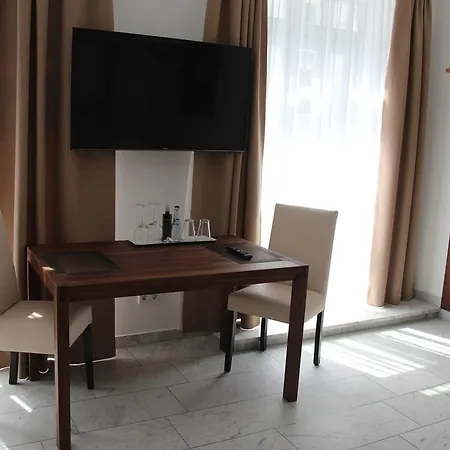 Schmales Haus Ульм