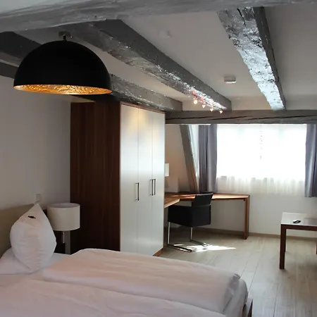 Hotel Schmales Haus 2*